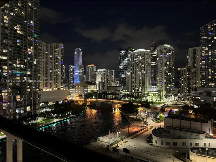 Neo Vertika #1522 image #13