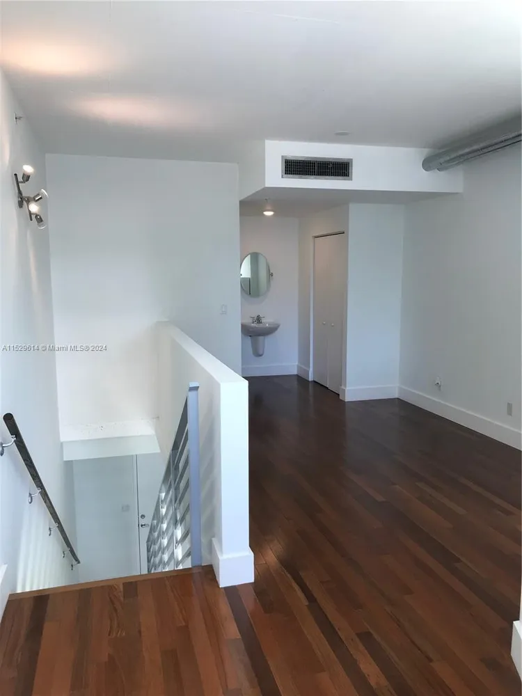 Neo Vertika #1522 image #7