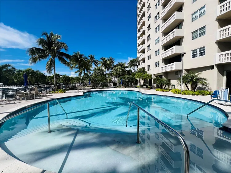 Gables Waterway Towers #110 image #12