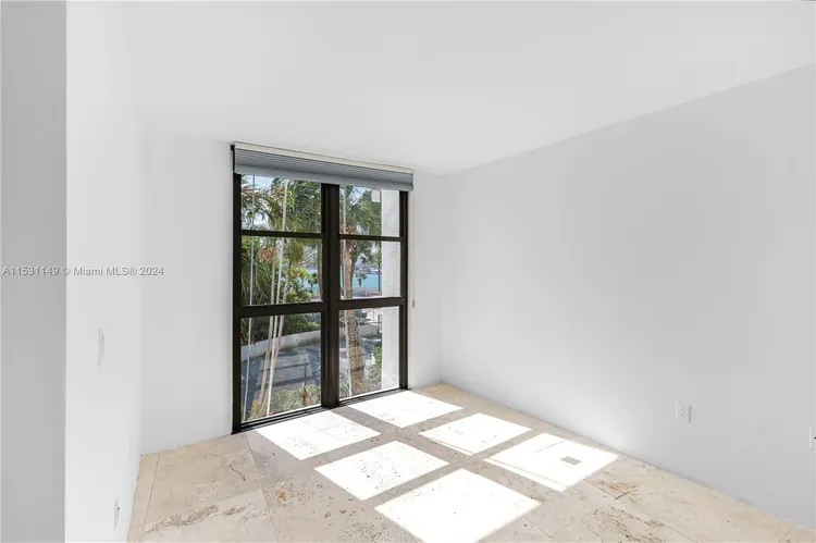 Nine Island Avenue #402 image #17