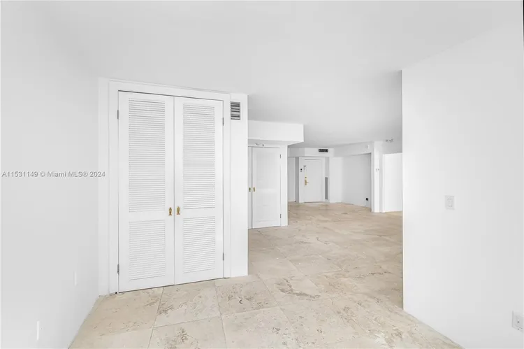 Nine Island Avenue #402 image #18