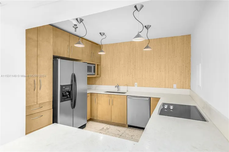 Nine Island Avenue #402 image #22