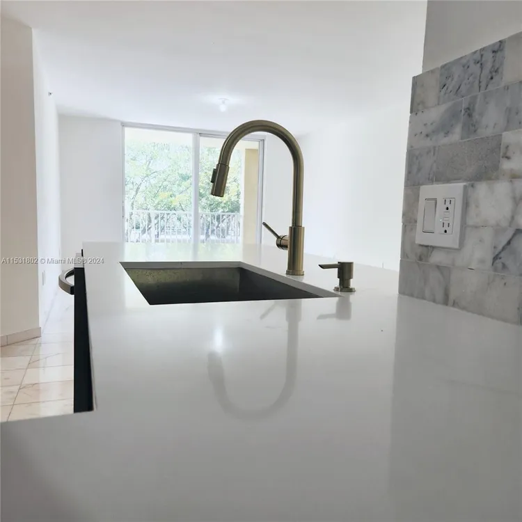 The Yacht Club at Aventura #4207 image #18