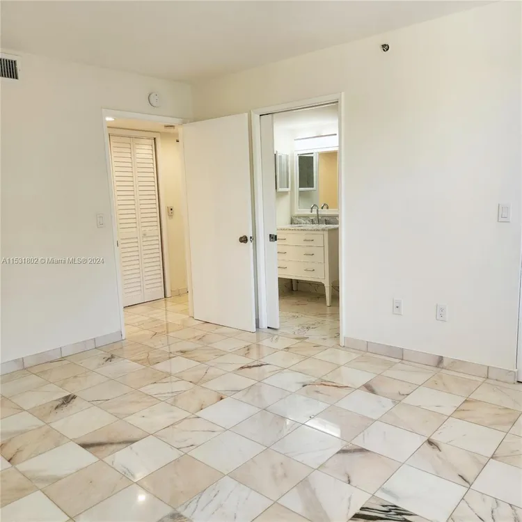 The Yacht Club at Aventura #4207 image #25