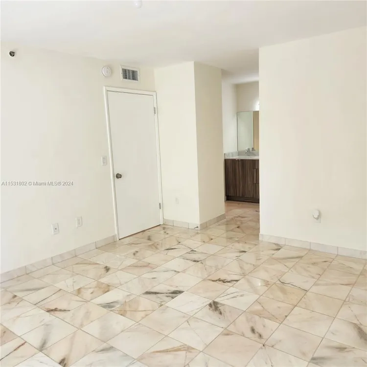 The Yacht Club at Aventura #4207 image #33