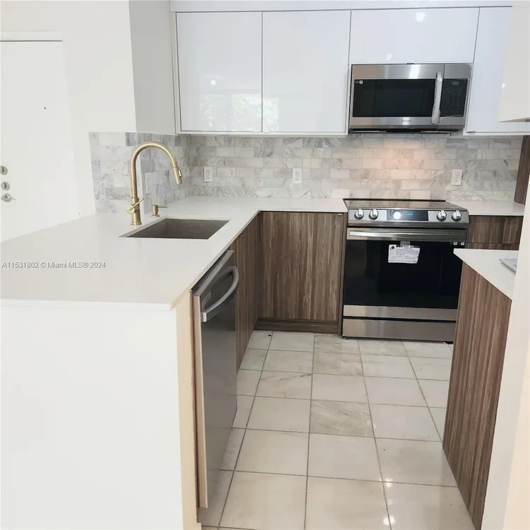 The Yacht Club at Aventura #4207 image #7