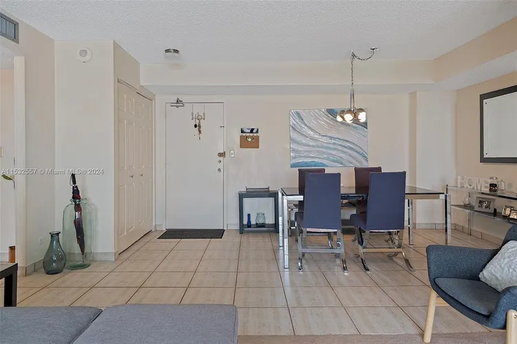 Winston Towers #720 image #10