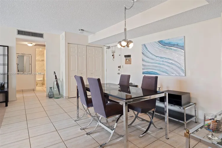 Winston Towers #720 image #15