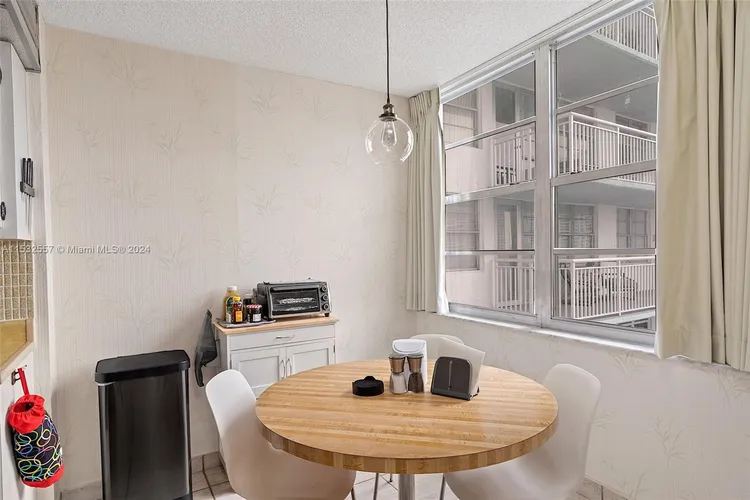 Winston Towers #720 image #19