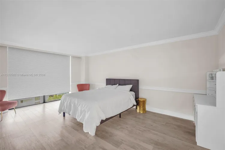 Costa Bella #802 image #11