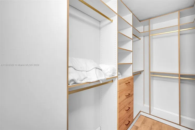 Costa Bella #802 image #12