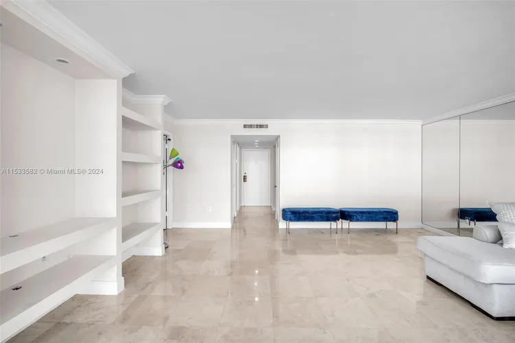 Costa Bella #802 image #8