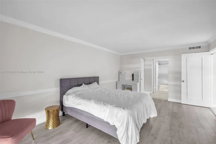 Costa Bella #802 image #9