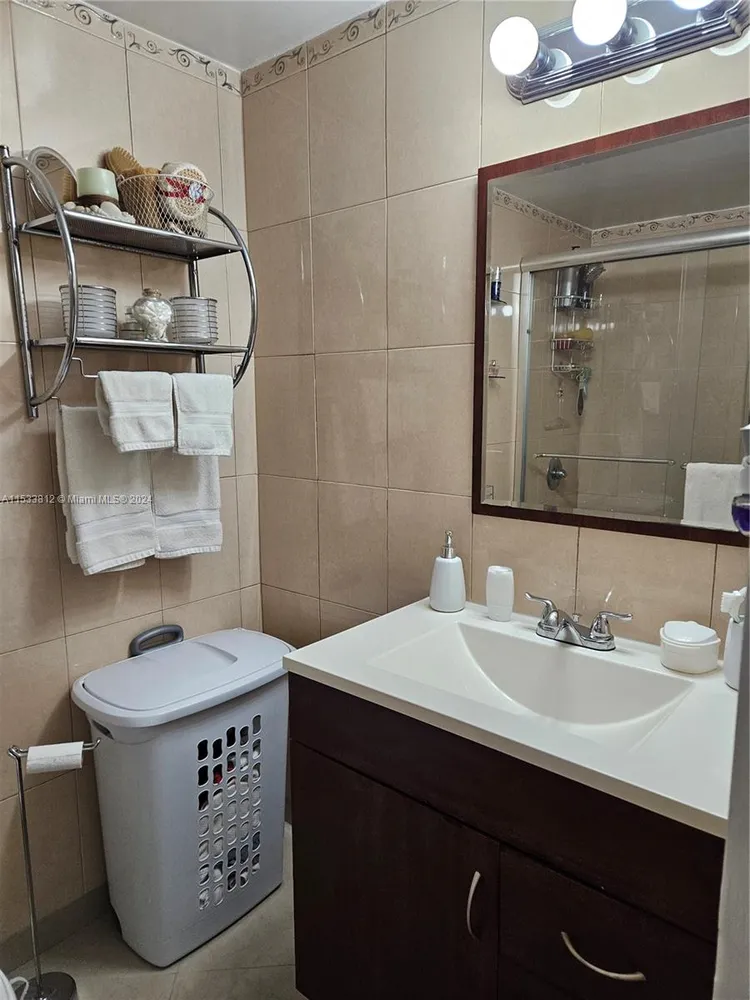 Sea Air Towers #1220 image #10