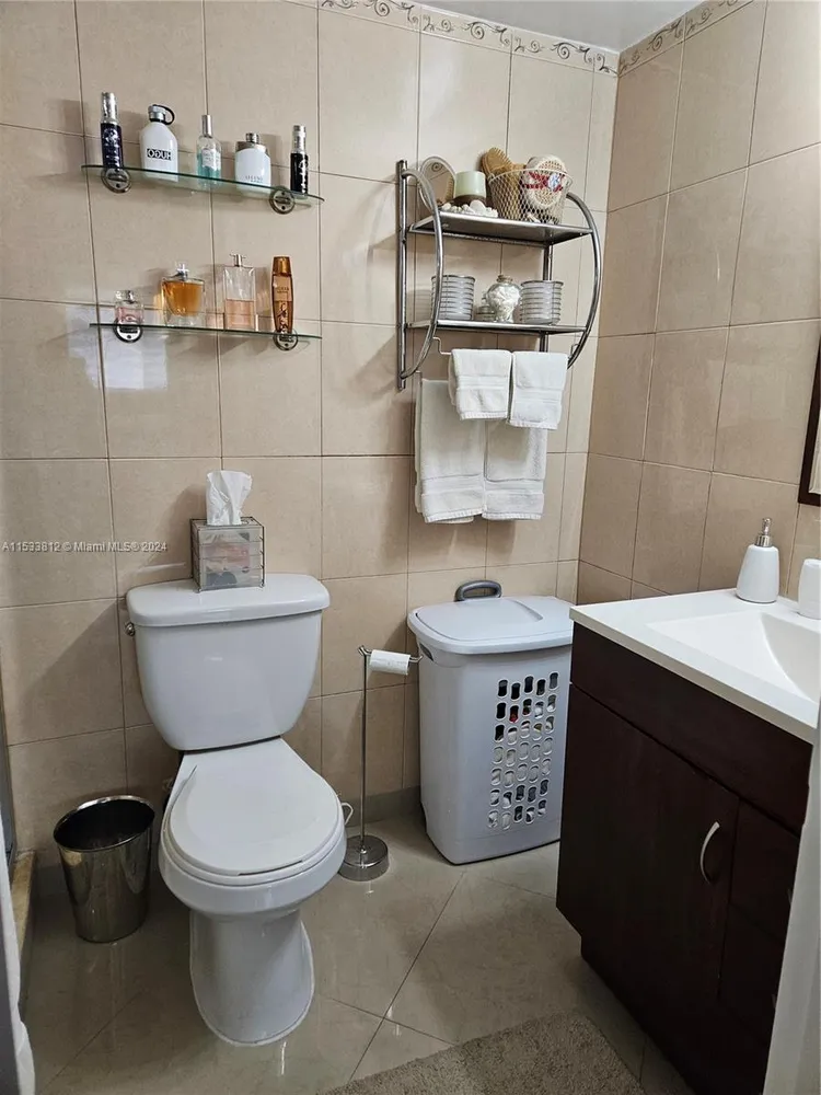 Sea Air Towers #1220 image #11