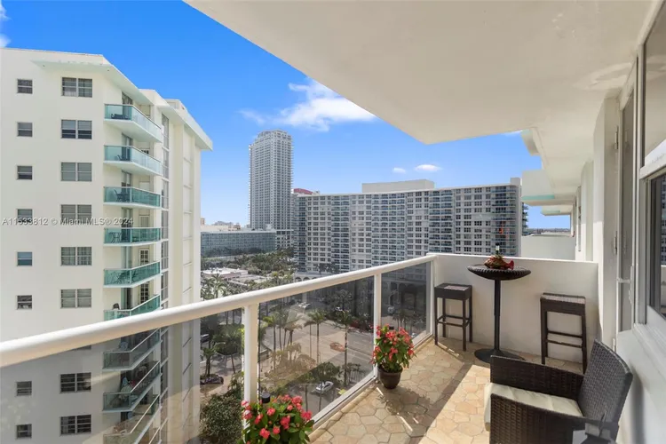 Sea Air Towers #1220 image #21