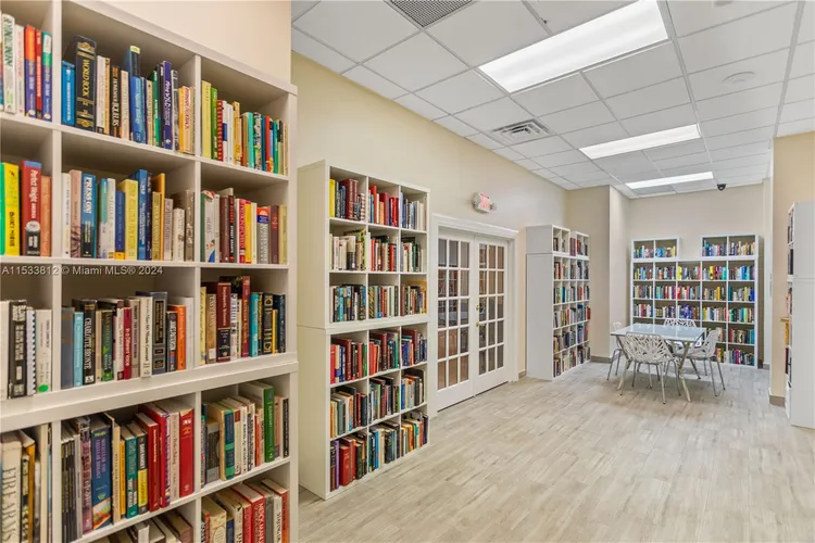 Sea Air Towers #1220 image #26