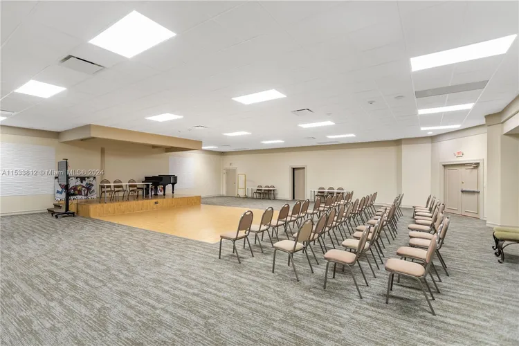 Sea Air Towers #1220 image #27