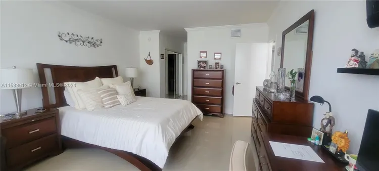 Sea Air Towers #1220 image #7