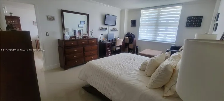 Sea Air Towers #1220 image #8