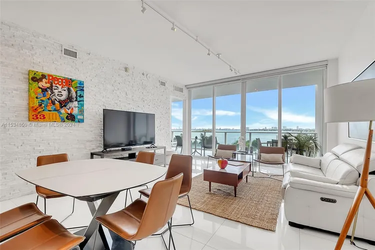 Paramount Bay #607 image #11