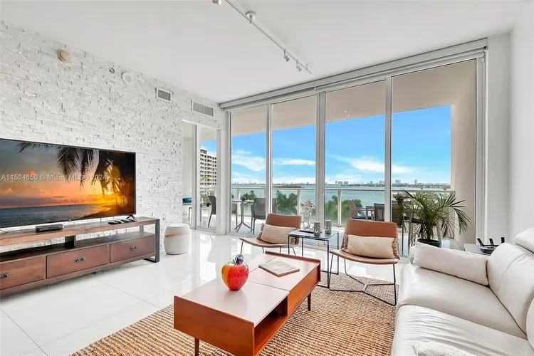 Paramount Bay #607 image #13