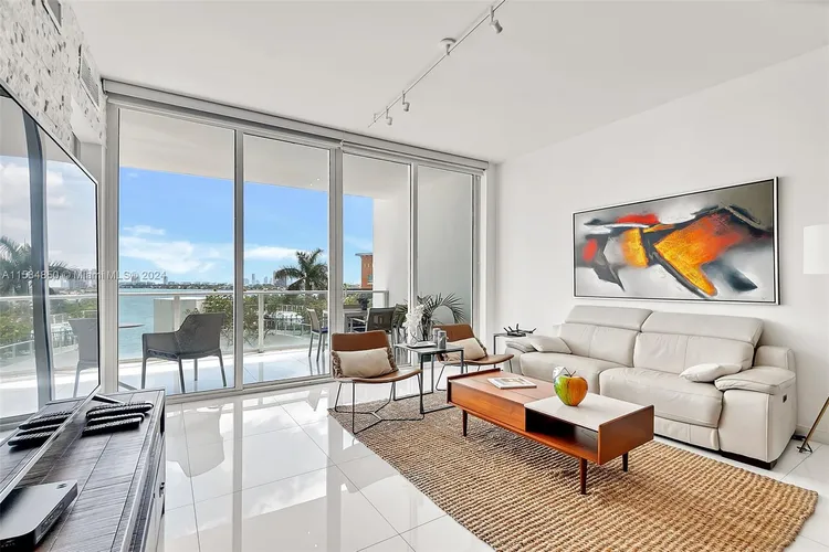 Paramount Bay #607 image #18