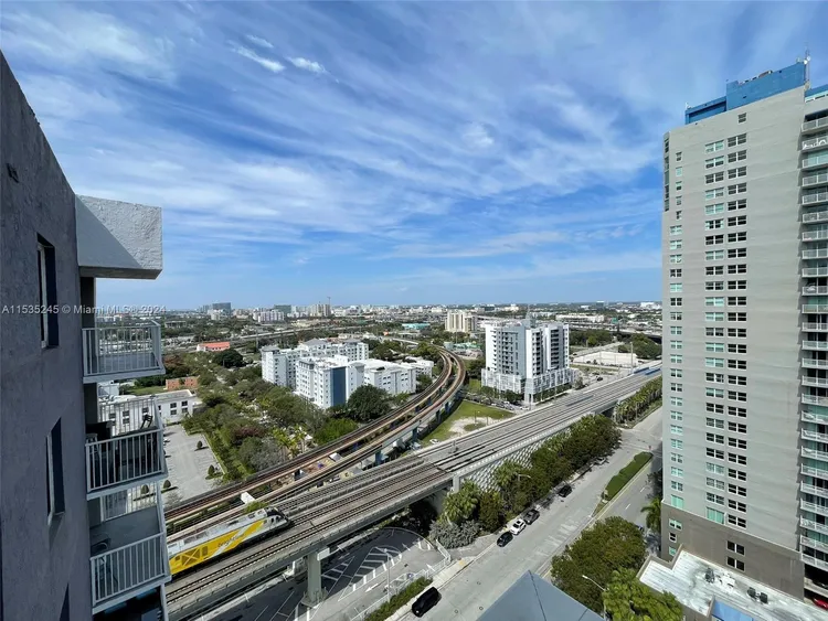 Madison Downtown #W-2209 image #19