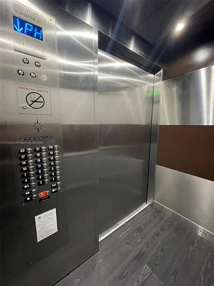 Madison Downtown #W-2209 image #28