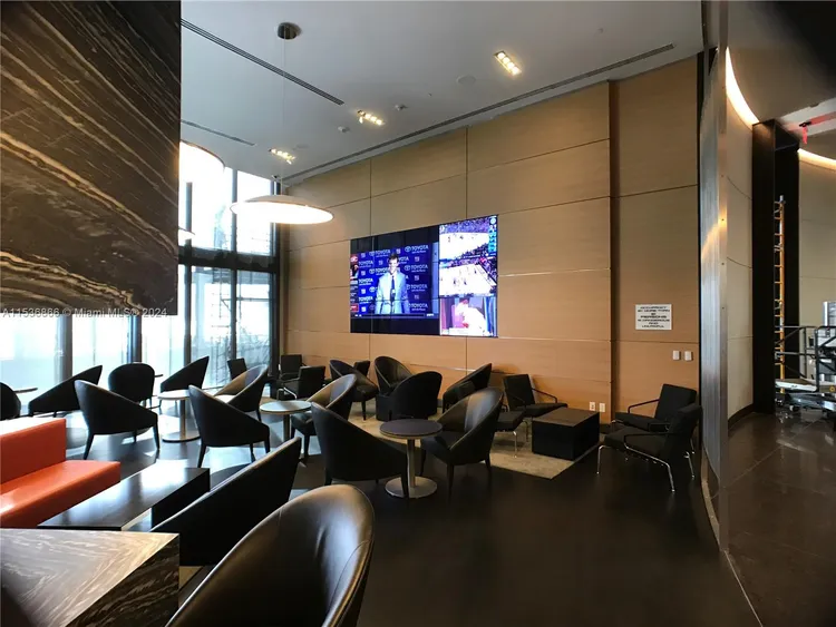 Porsche Design Tower #3501 image #9