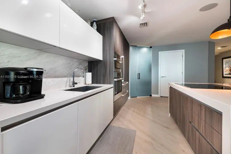 Paramount Miami Worldcenter #2505 image #16