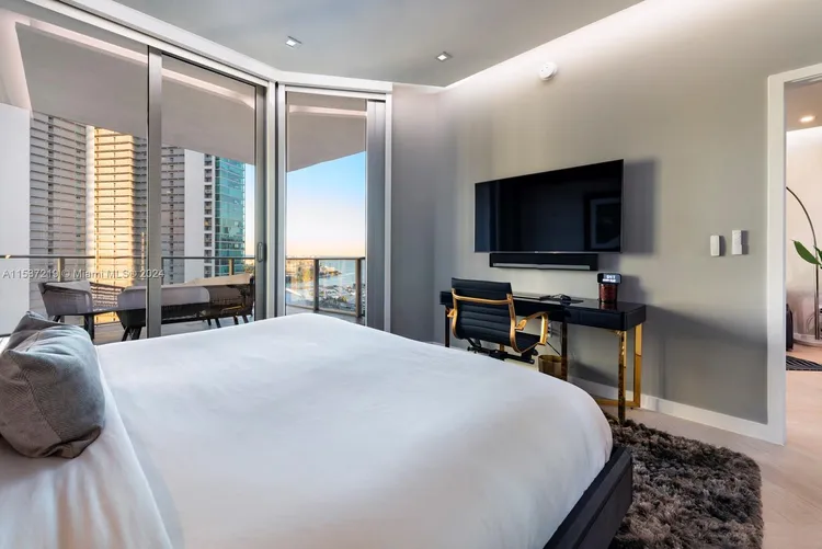 Paramount Miami Worldcenter #2505 image #18