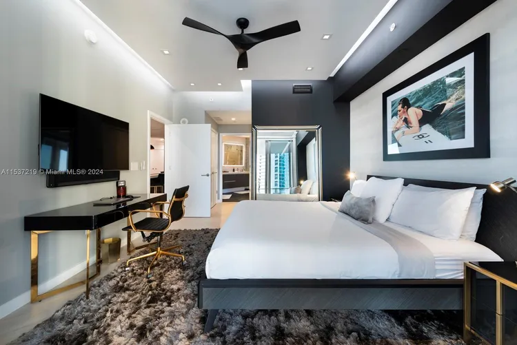 Paramount Miami Worldcenter #2505 image #20