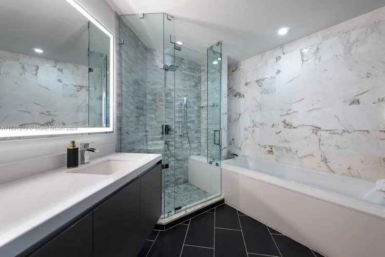 Paramount Miami Worldcenter #2505 image #22