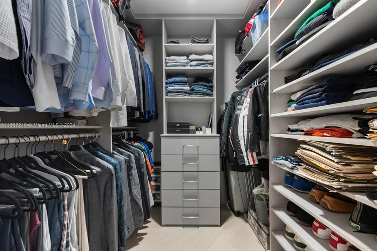 Paramount Miami Worldcenter #2505 image #26