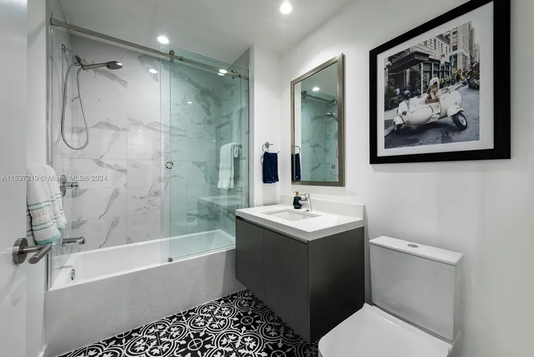 Paramount Miami Worldcenter #2505 image #30