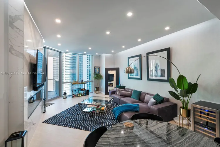 Paramount Miami Worldcenter #2505 image #6