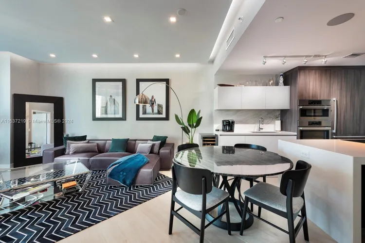 Paramount Miami Worldcenter #2505 image #7