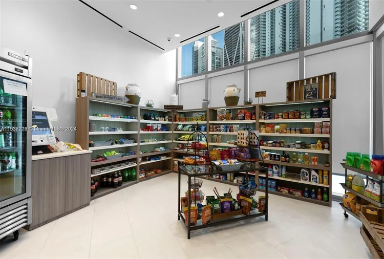 Paramount Miami Worldcenter #2505 image #81