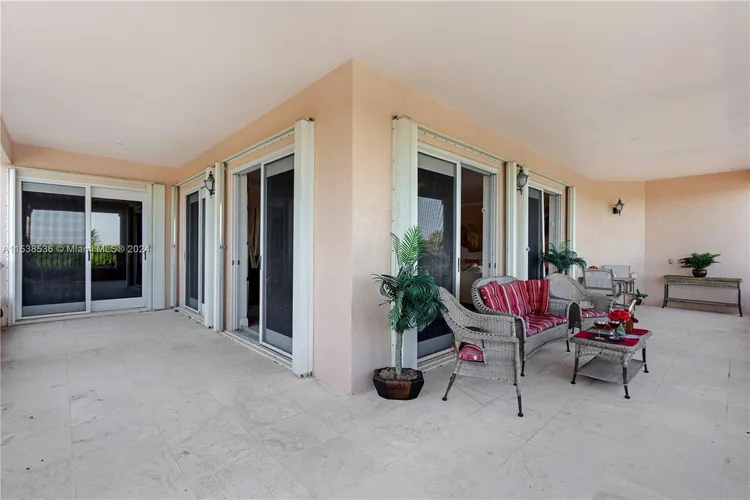 Padua Condo Deering Bay #233 image #11