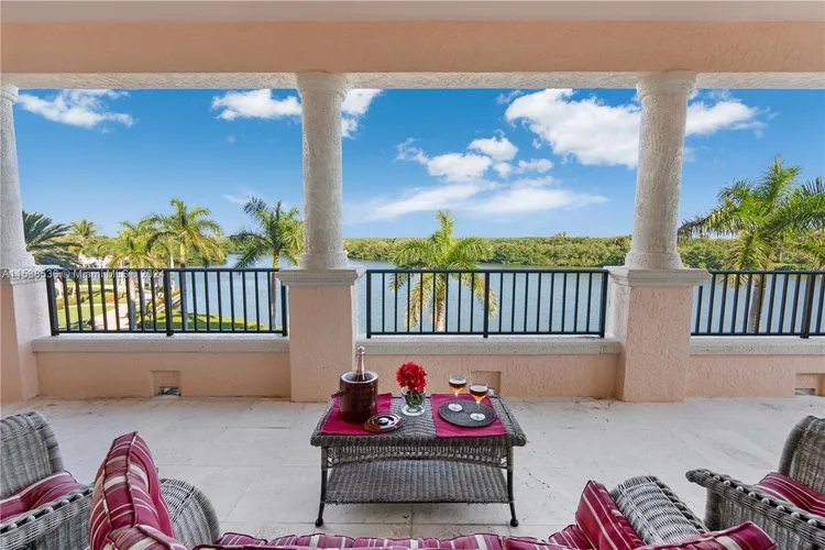 Padua Condo Deering Bay #233 image #9