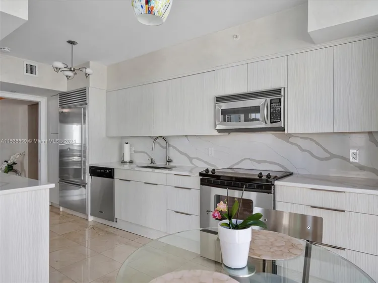 Oceania IV #1241 image #12