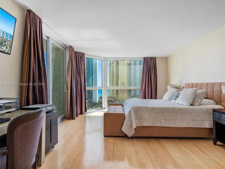 Oceania IV #1241 image #18