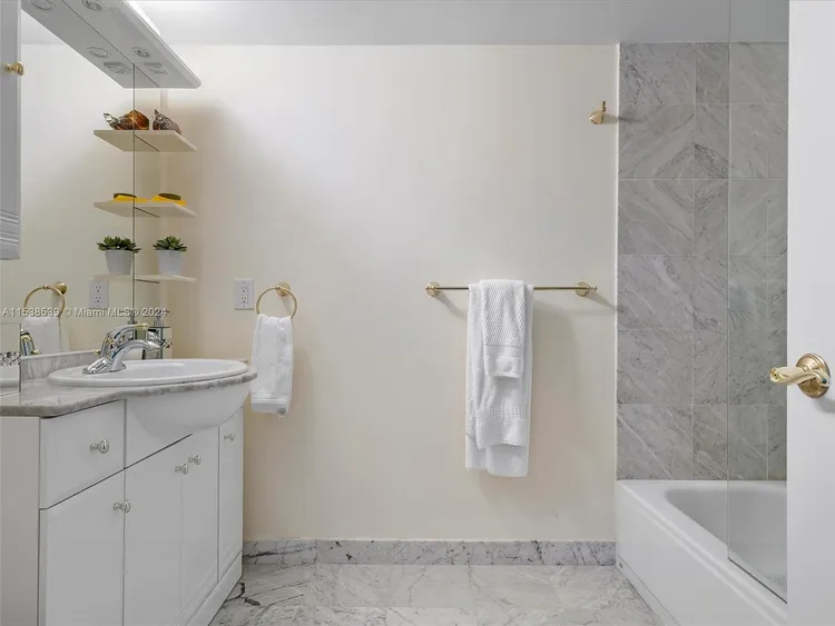 Oceania IV #1241 image #27