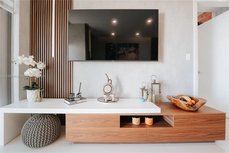 Aria on the Bay #1703 image #10