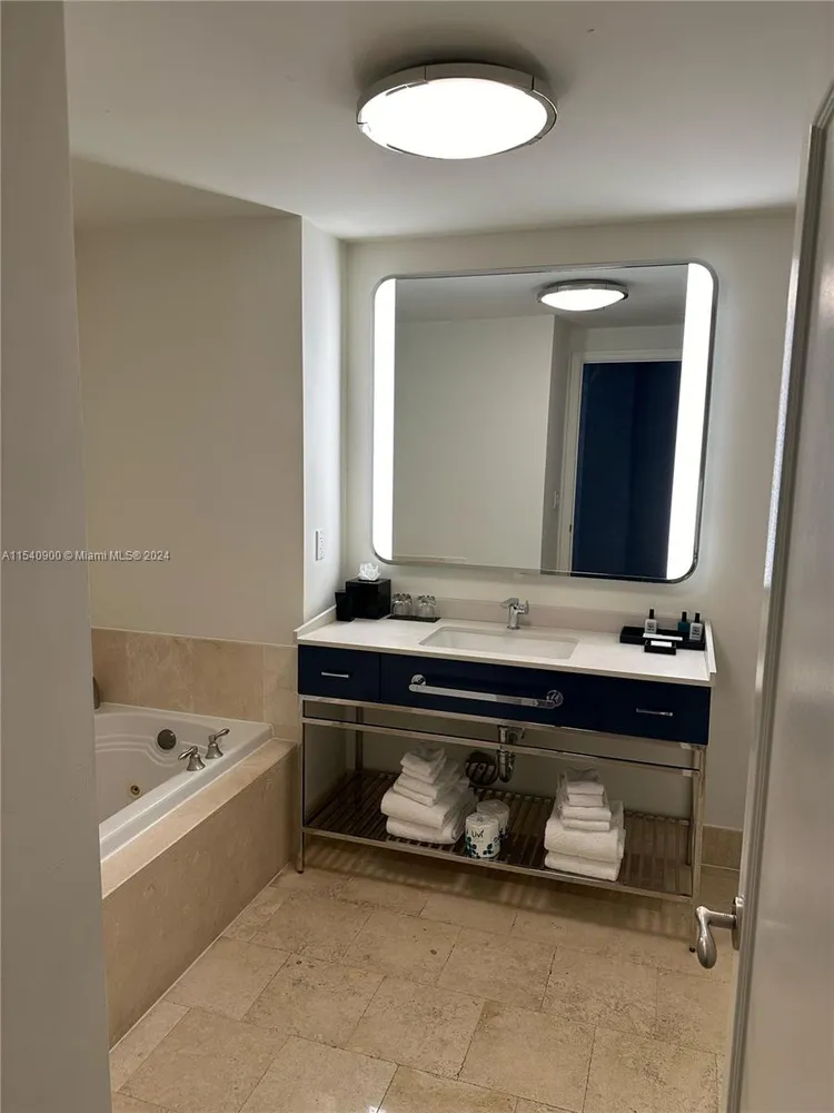 Fontainebleau II Tresor #2310 image #9