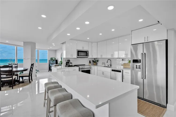 Burleigh House #505 image #15