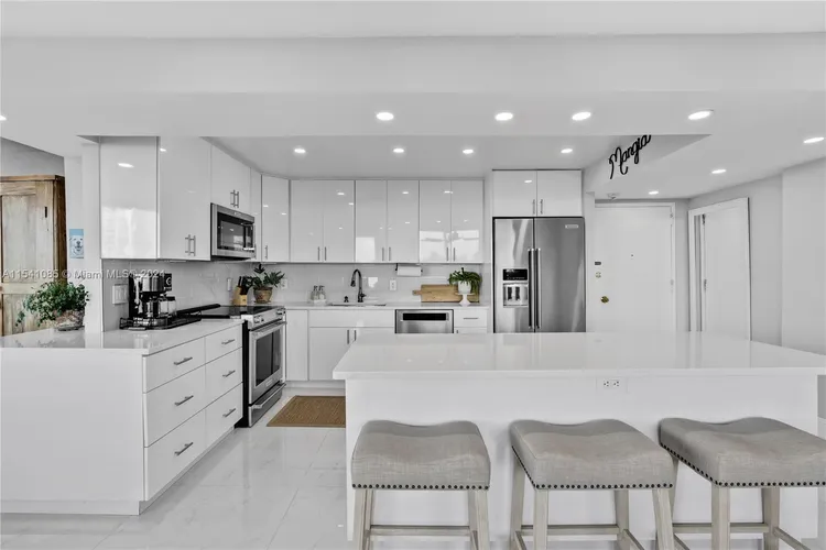 Burleigh House #505 image #16