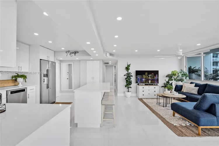 Burleigh House #505 image #17