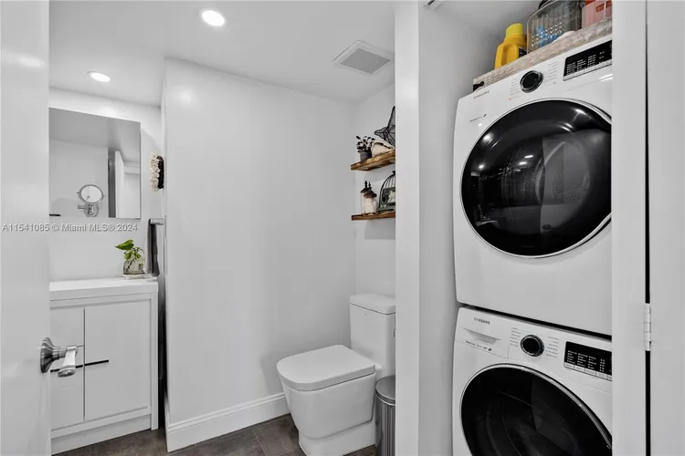 Burleigh House #505 image #23